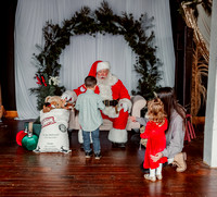 The Hulvey babes & Santa